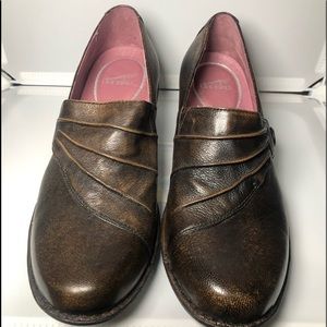 Womens Dansko brown leather shoe